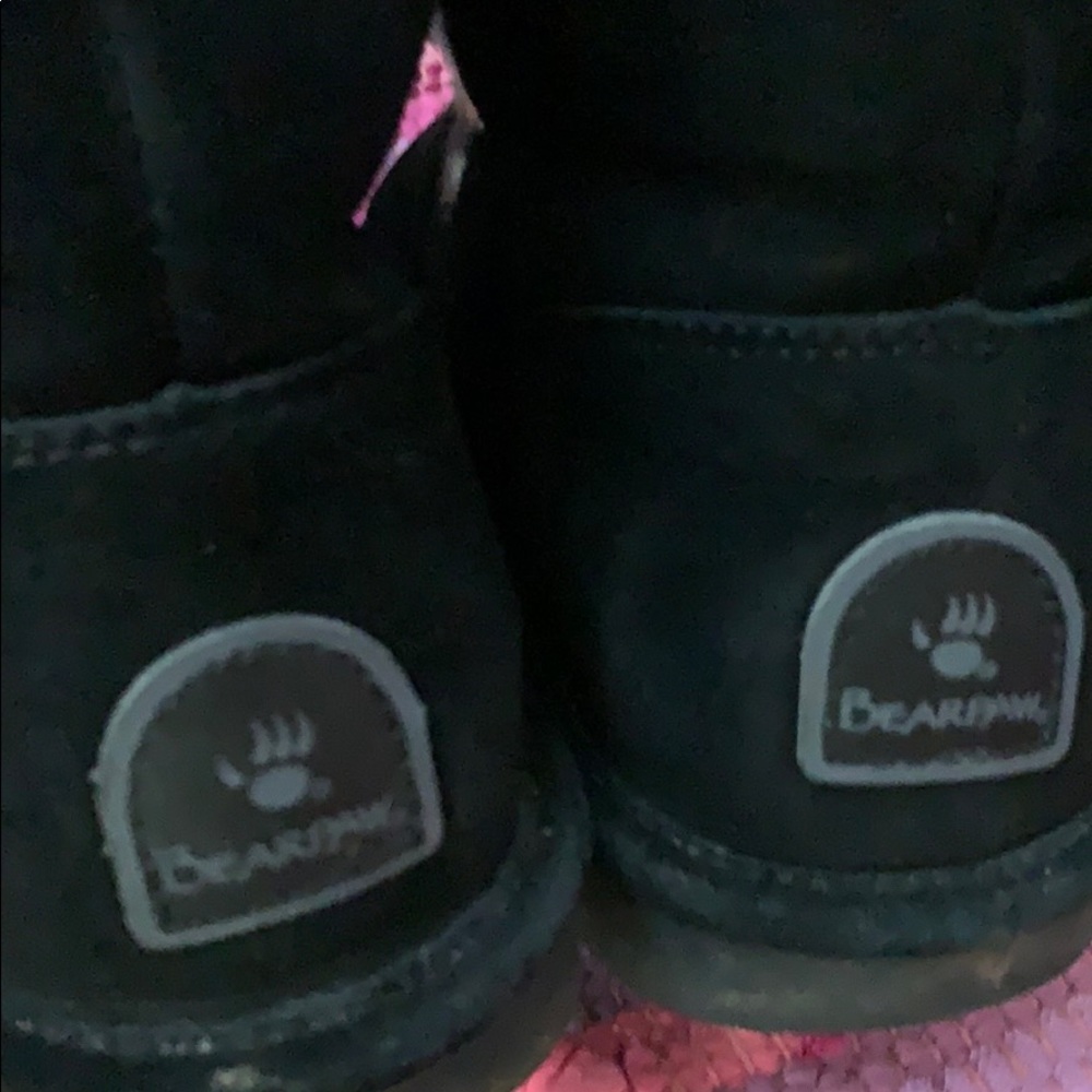 BearPaw Get them While It’s HOT Black Suede Boots - Picture 3 of 6